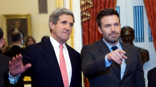 Ben Affleck y John Kerry.